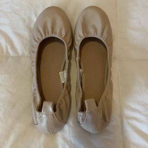Old Navy nude ballet flat